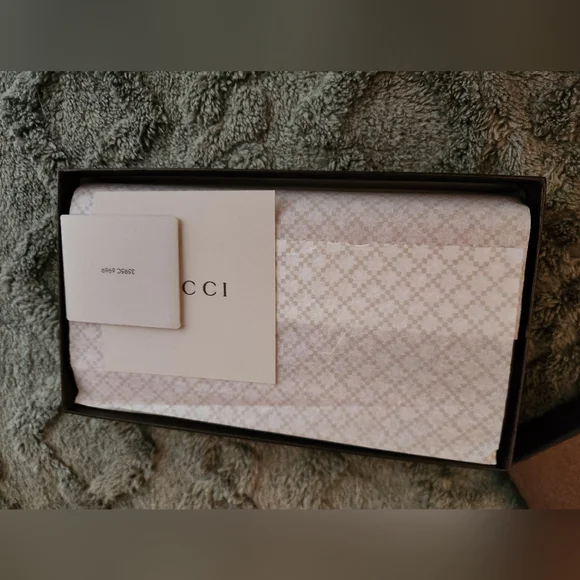 Gucci - MicroGuccissima Zippy Wallet - Picture 3 of 11